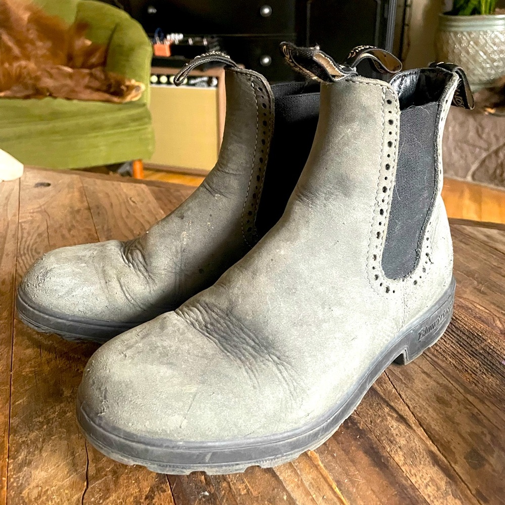 Blundstone size 8
